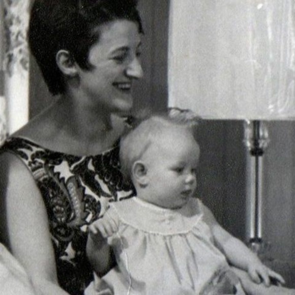 Meet your Posher, Sandy - Picture 1 of 1